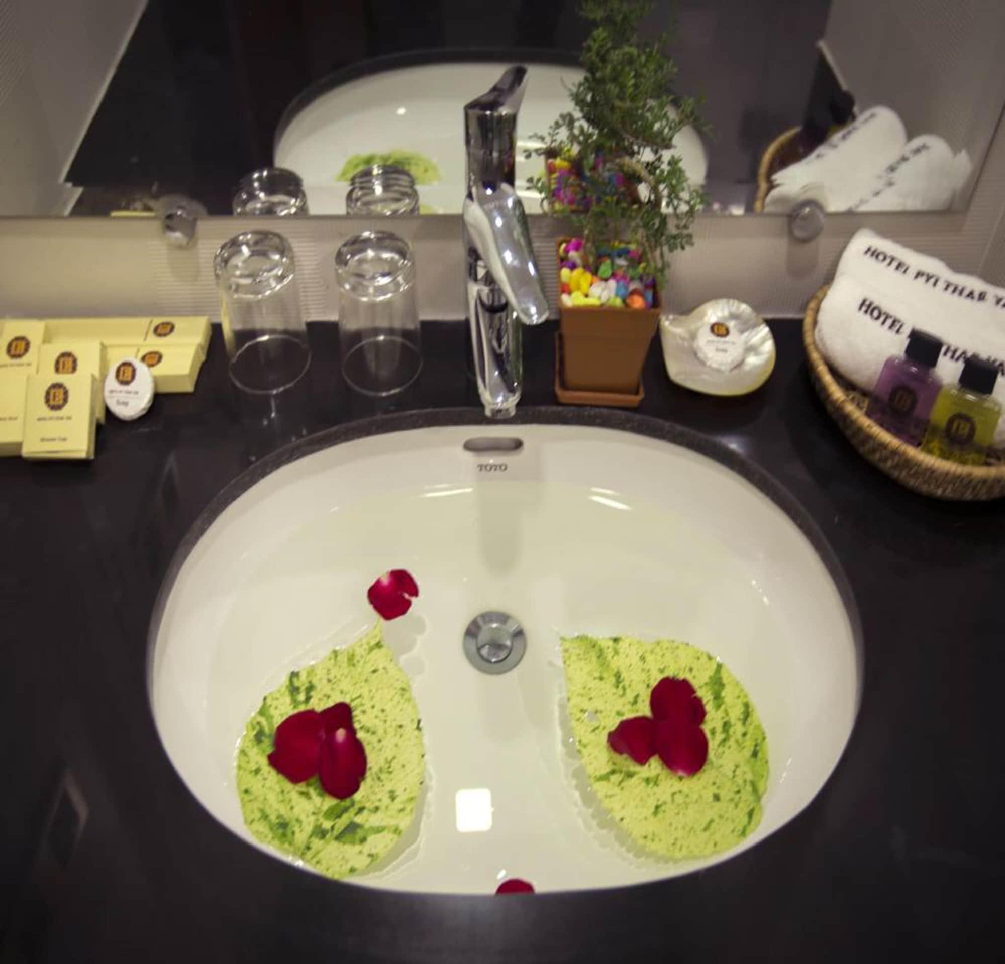 Elegant Hotel Pyi Thar Yar Rangun Kültér fotó