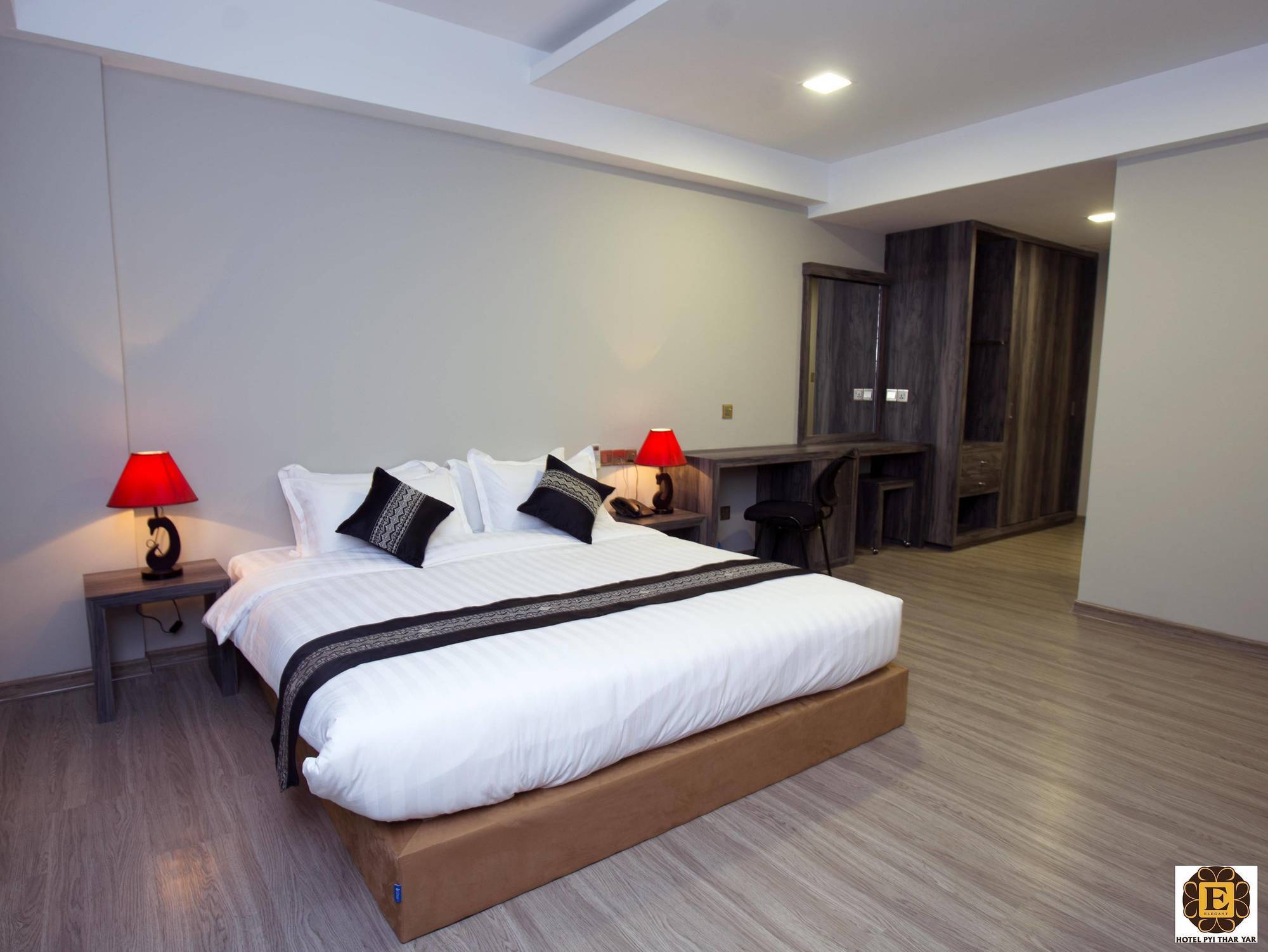 Elegant Hotel Pyi Thar Yar Rangun Kültér fotó