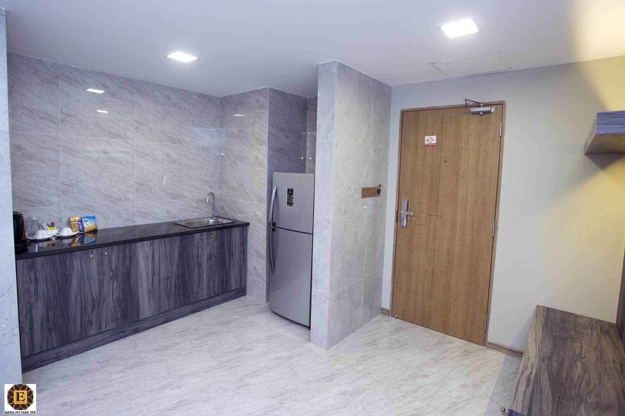 Elegant Hotel Pyi Thar Yar Rangun Kültér fotó
